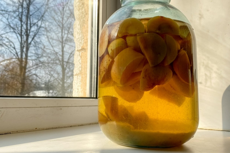 Компот из крупных яблок на зиму
